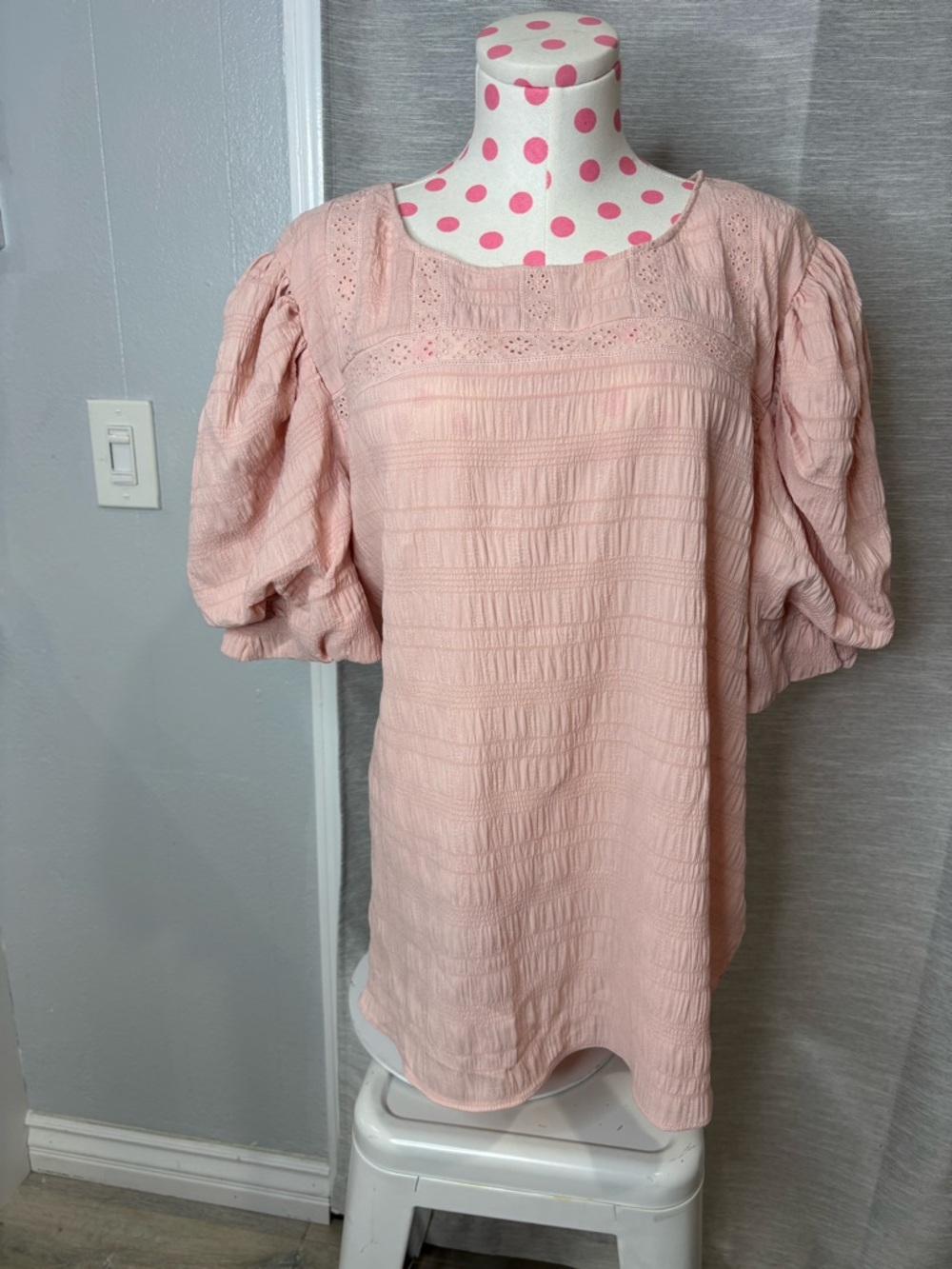 Square-Neck Puff Sleeve Blouse in Blush Pink
